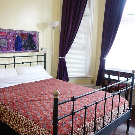 Spadina 11 Guesthouse Toronto Phòng bức ảnh