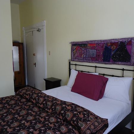 Spadina 11 Guesthouse Toronto Ngoại thất bức ảnh