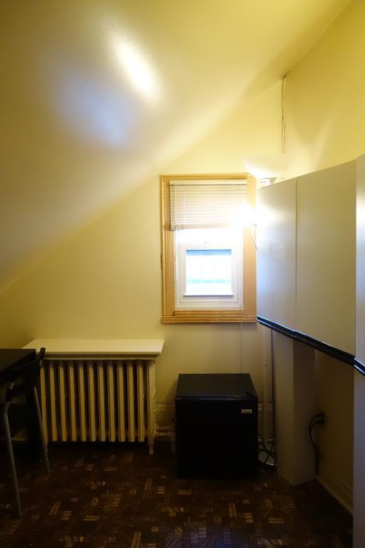 Spadina 11 Guesthouse Toronto Phòng bức ảnh
