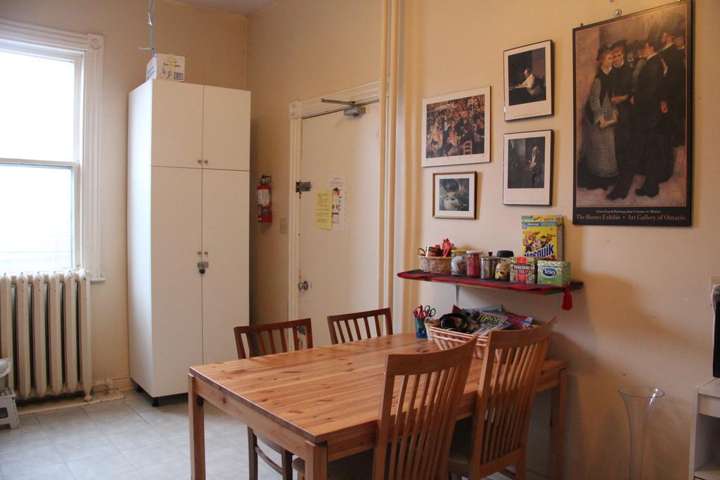 Spadina 11 Guesthouse Toronto Ngoại thất bức ảnh