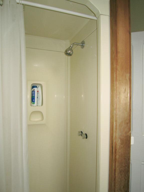 Spadina 11 Guesthouse Toronto Ngoại thất bức ảnh