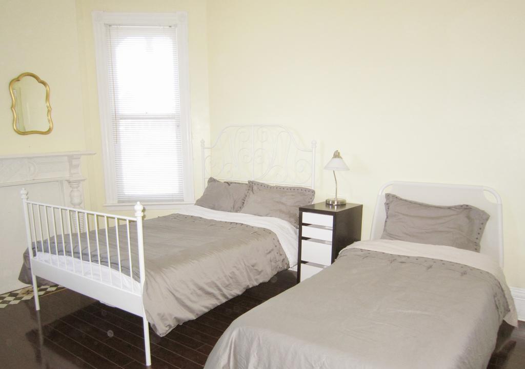 Spadina 11 Guesthouse Toronto Ngoại thất bức ảnh