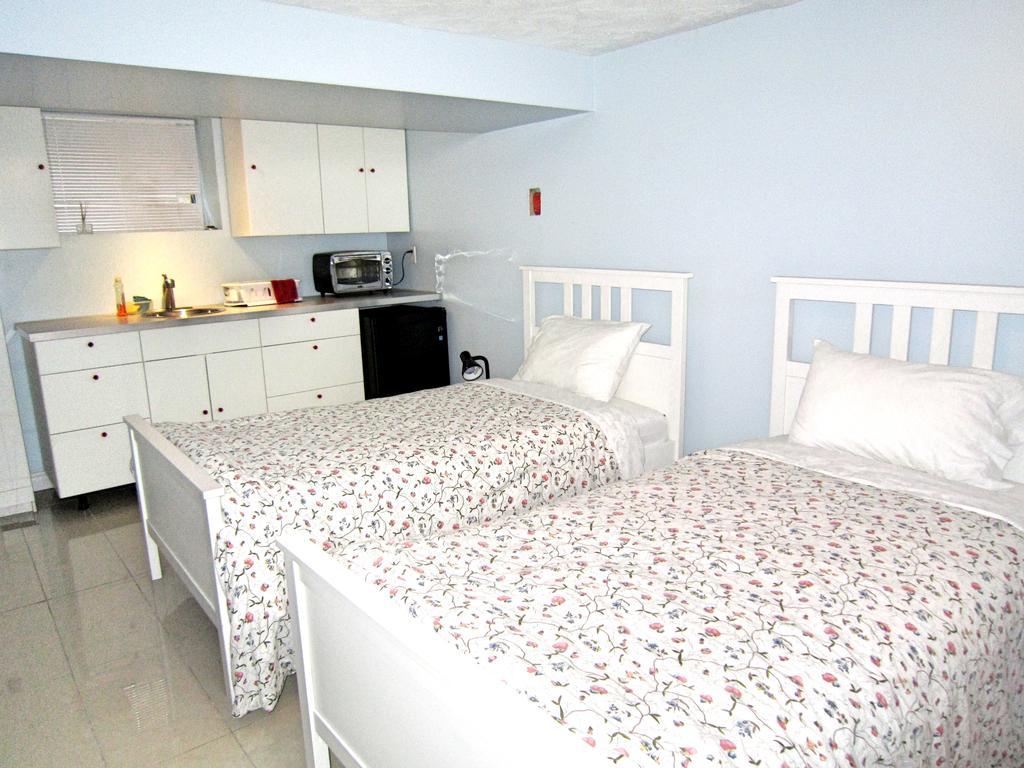 Spadina 11 Guesthouse Toronto Ngoại thất bức ảnh