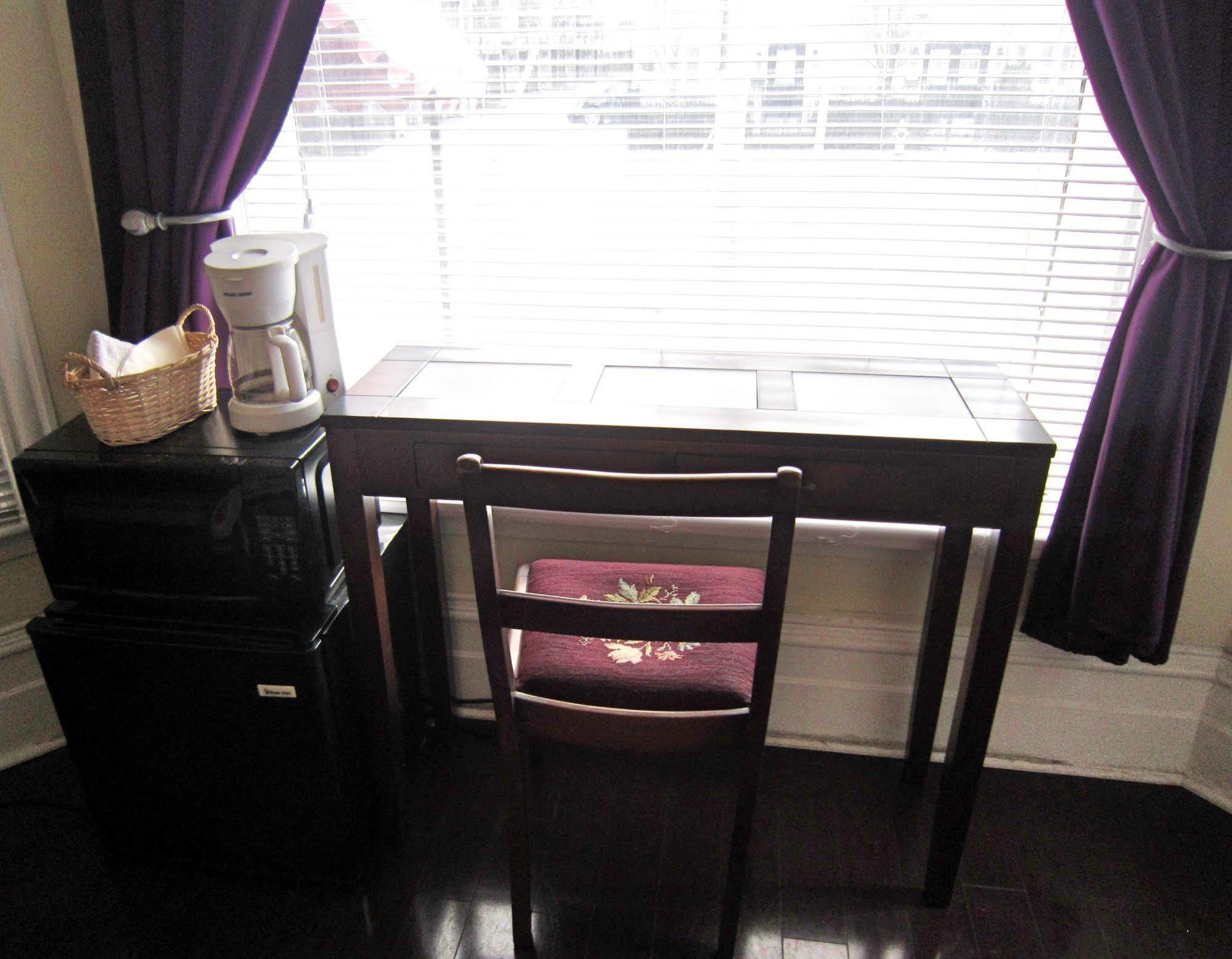 Spadina 11 Guesthouse Toronto Ngoại thất bức ảnh