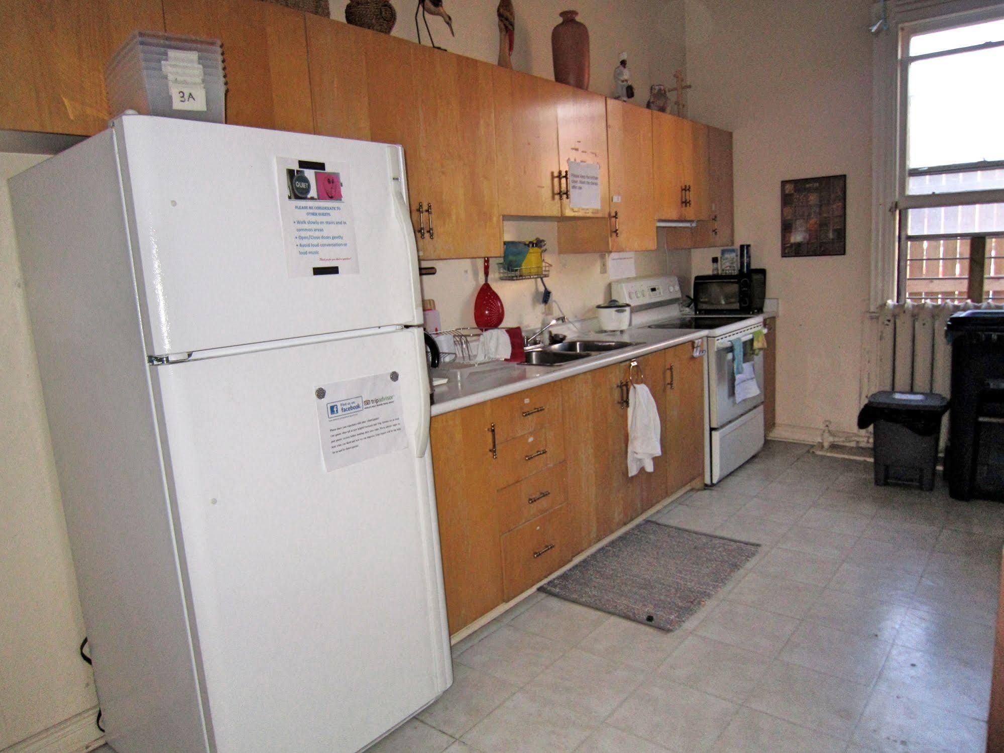 Spadina 11 Guesthouse Toronto Ngoại thất bức ảnh